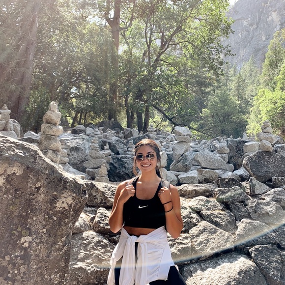 Meet your Posher, Kristin - Picture 1 of 1